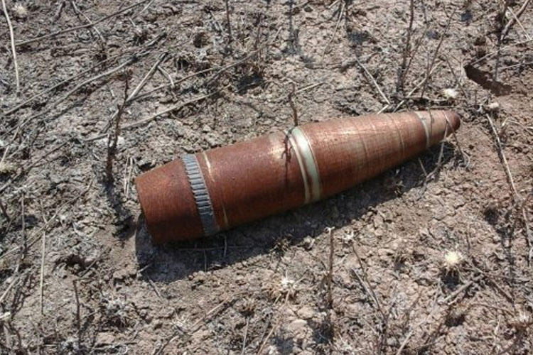 Partlamamış top mərmisi tapıldı