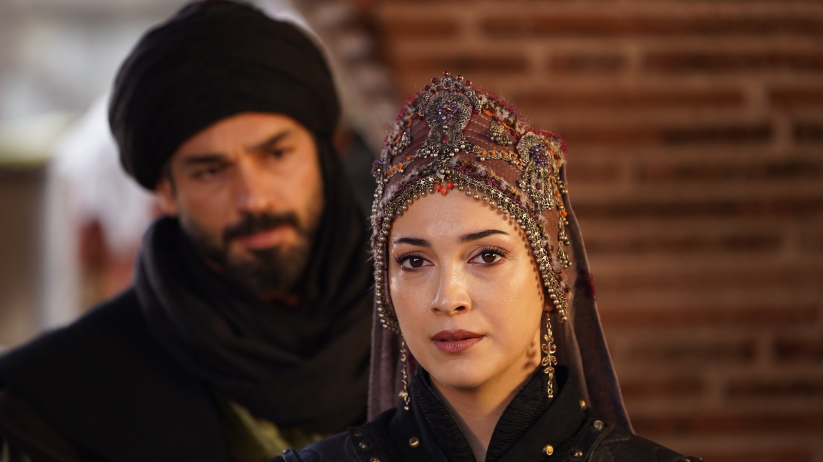 Məşhur aktyor tərəf müqabilinə aşiq oldu