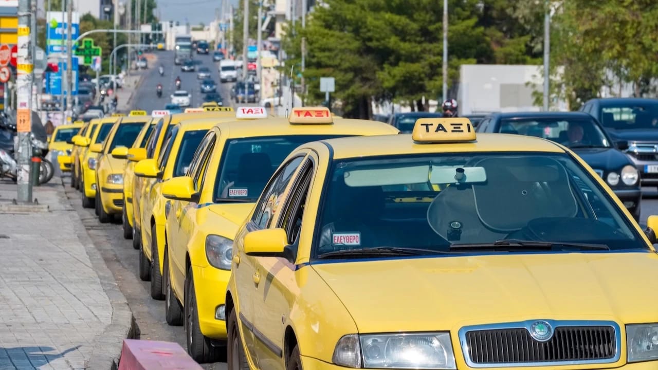 Afinada taksi sürücüləri tətilə başlayıblar