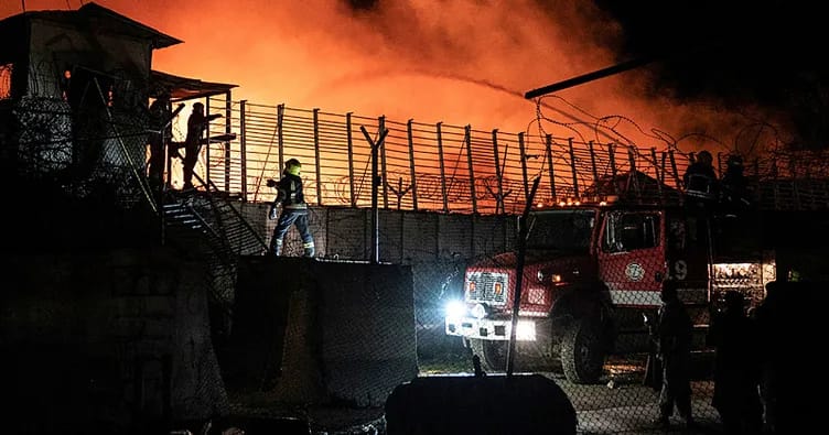 Kabildə xəstəxana bombalanıb: 400 ölü