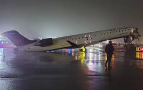 Nyu-Yorkda təyyarə qəzası olub, hava limanı bağlanıb