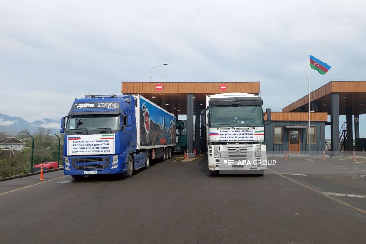 Rusiyadan göndərilən növbəti humanitar yardım Azərbaycan-İran dövlət sərhədindən buraxılış məntəqəsinə daxil olub - FOTO