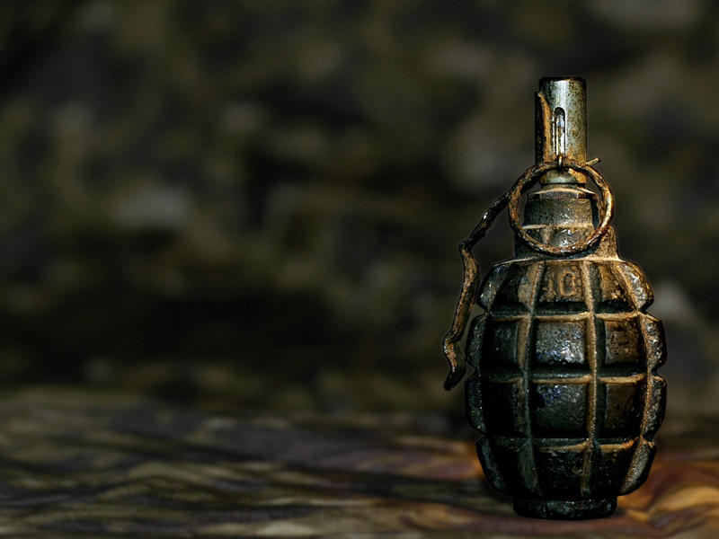 Polis 1813 patron və 6 qumbara tapıb