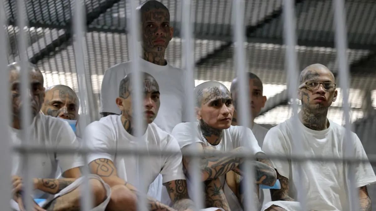 Uşaq cinayətkarlarla mübarizə: El Salvador ömürlük həbs cəzası tətbiq edəcək