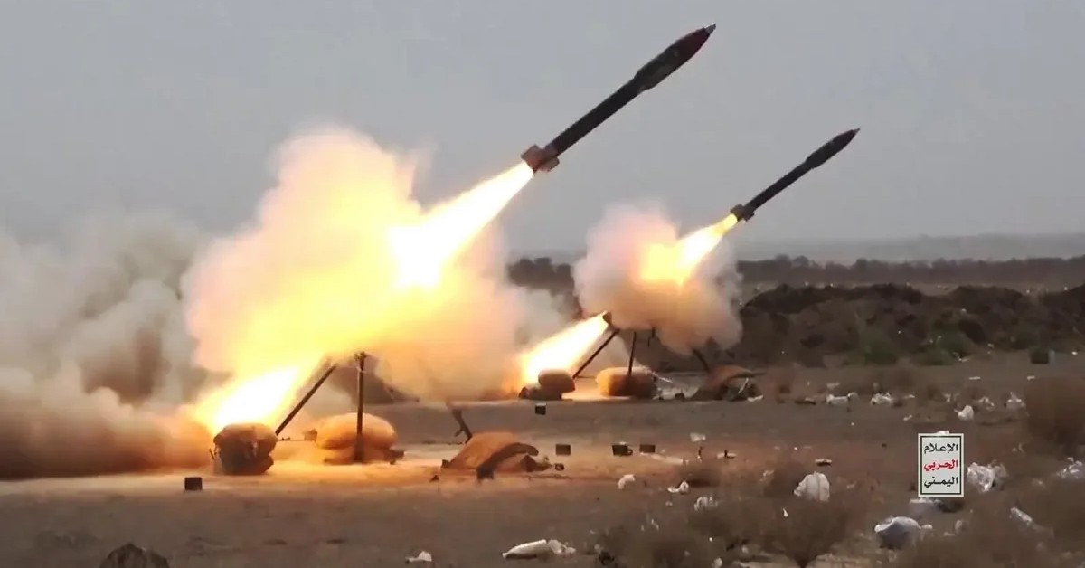 Husilər İsrailə ballsitik raket zərbəsi endiriblər