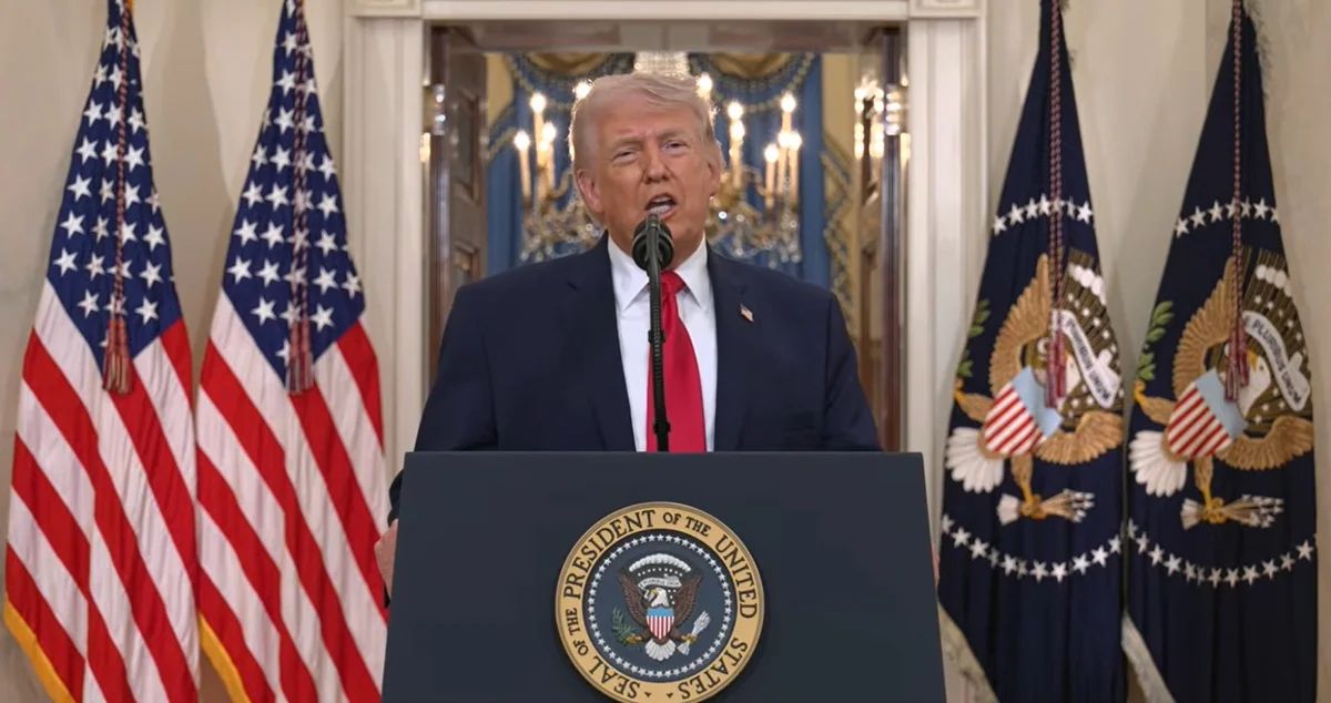 Tramp ABŞ-nin İranı daş dövrünə qaytaracağını bildirib