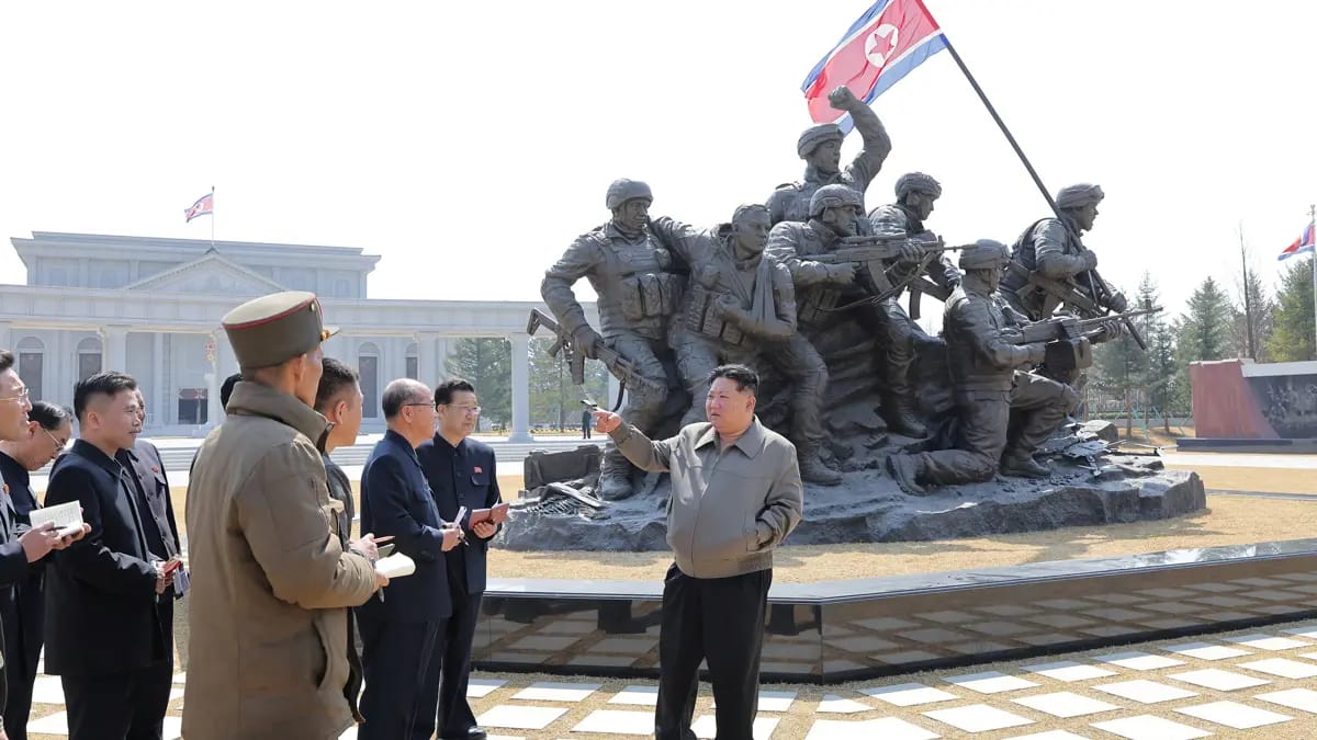 Şimali Koreyada həlak olan 2000 əsgər üçün böyük muzey tikiləcək