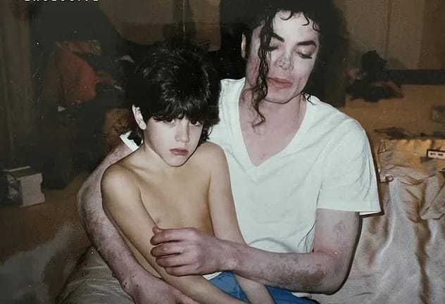 Maykl Cekson sui-istifadəyə görə məhkəməyə verildi