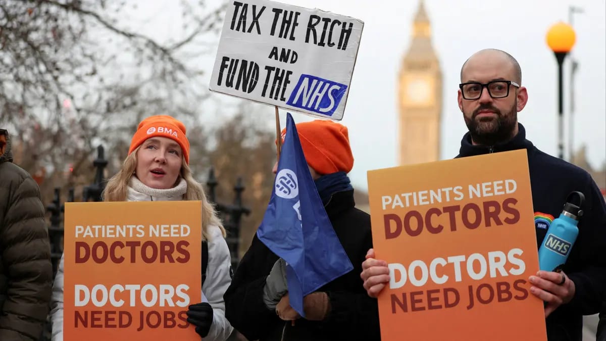 İngiltərədə həkimlər tətilə başlayıblar