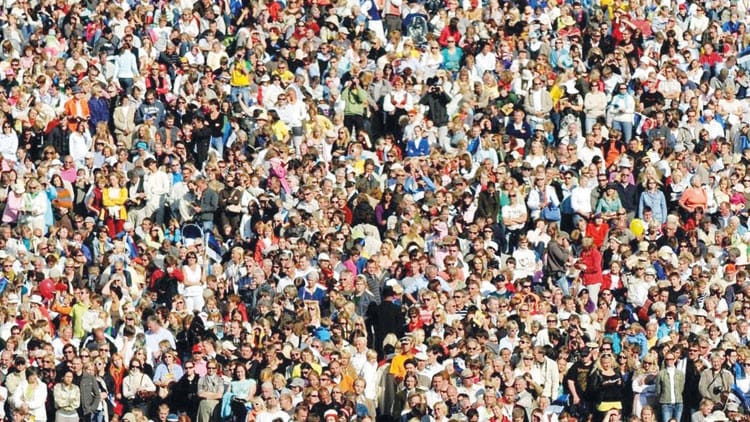 Bəşəriyyət Yer kürəsinə sığmır