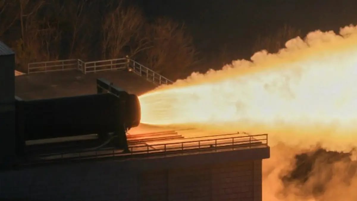 Şimali Koreya müharibə məşqi keçirir: Hədəfləri külə çevirən raket