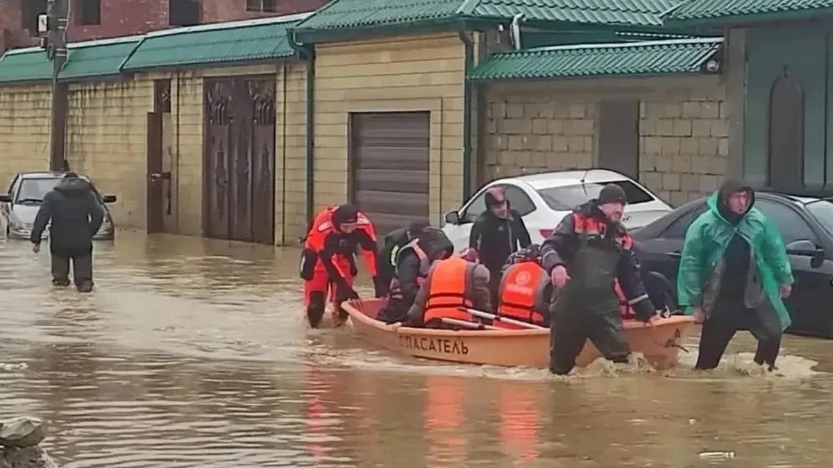 Rusiya FHN: Dağıstanda 760-dan çox ev su altındadır