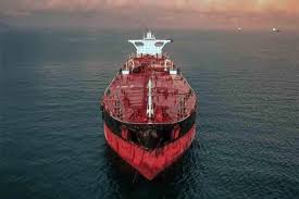 Hörmüz boğazını keçmək istəyən iki boş supertanker geri dönüb