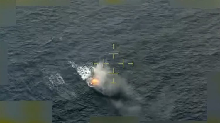 ABŞ Sakit okeanda iki gəmiyə hücum etdi: 5 ölü