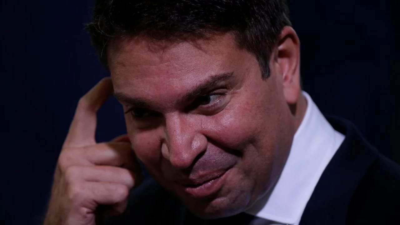 Qaçaq kəşfiyyat rəisi immiqrasiya polisi tərəfindən həbs edilib