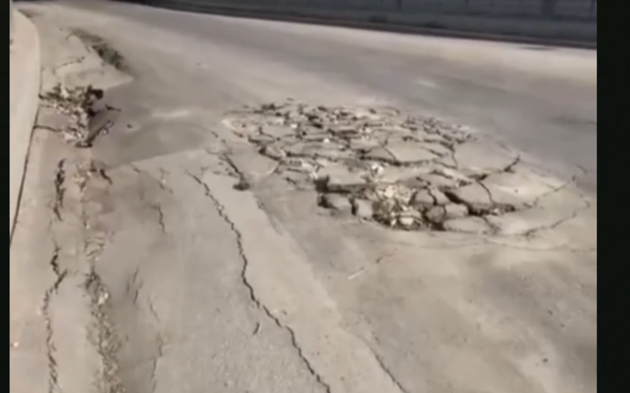 ️Sabunçu körpüsündə yol çökdü - VİDEO