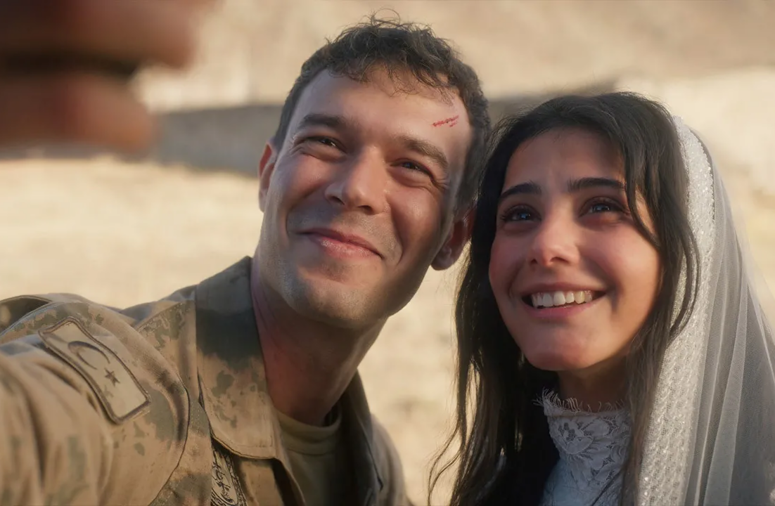 Serialdakı sevgi gerçək oldu - FOTO