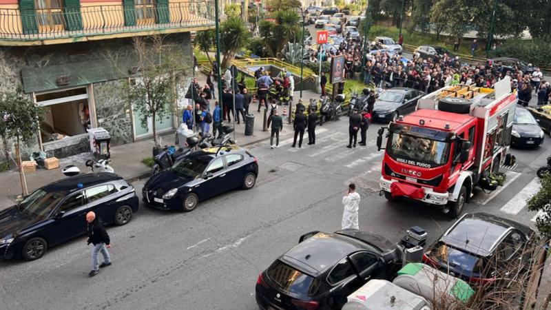 İtaliyada bank oğurluğu: 25 nəfər girov götürüldü