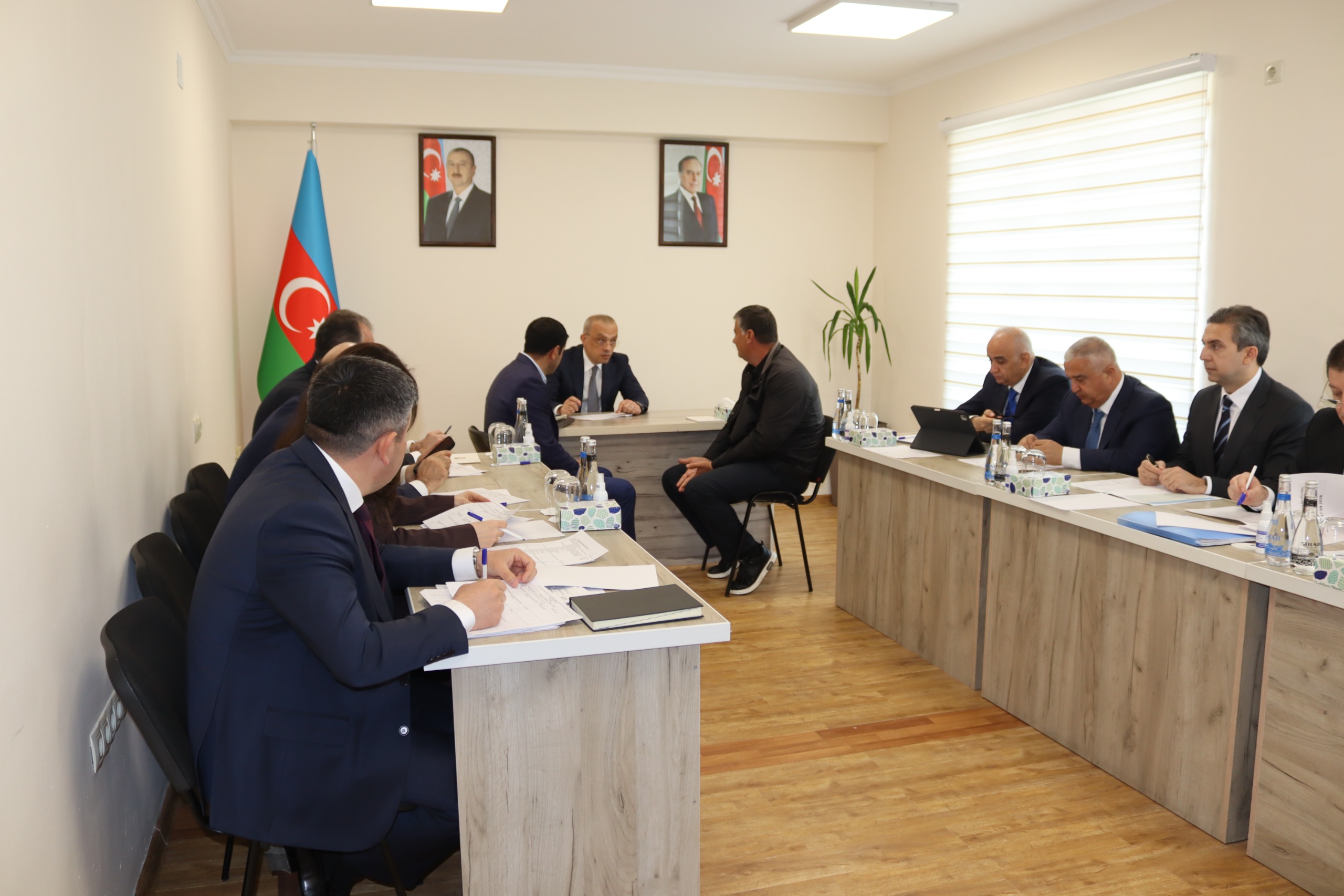 Azərbaycan Dövlət Su Ehtiyatları Agentliyinin sədri Xankəndi şəhərində vətəndaşlarla görüşüb