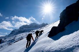 Rusiyada üç turist dağdan enərkən donaraq ölüb