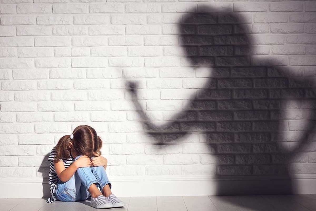 Tərbiyə məqsədilə uşağa qarşı fiziki zorakılıq edən valideyn və müəllim 200 manatadək cərimələnəcək