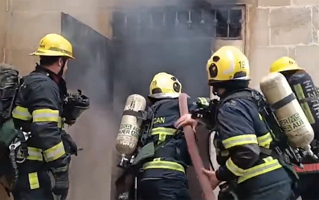 Xüsusi internat məktəbinin yataqxanasında yanğın - Video