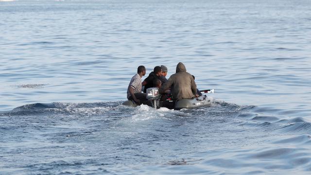 Britaniya və Fransa miqrantların qarşısını almaq üçün razılığa gəliblər