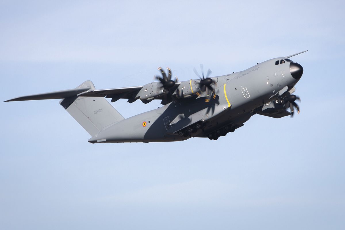 Belçika hərbi təyyarəsi Haitidə atəşə tutulub