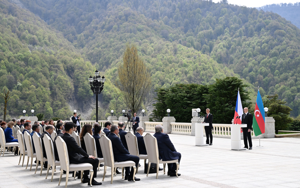 İlham Əliyev və Andrey Babiş mətbuata bəyanatlarla çıxış etdilər - Foto