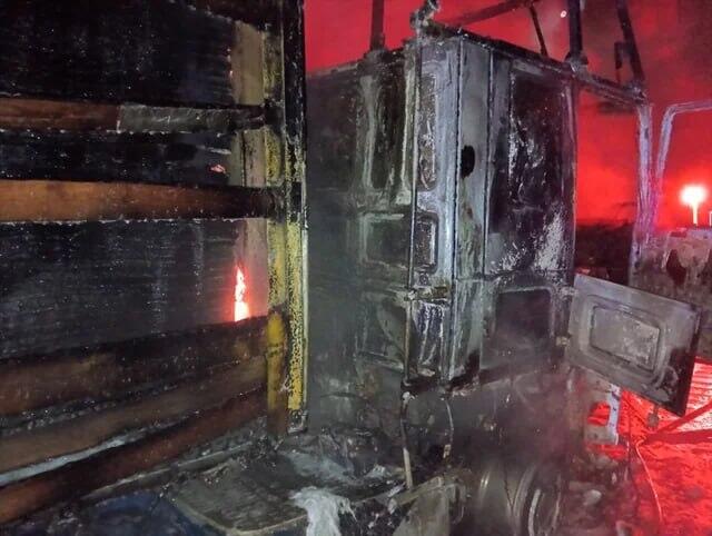 Türkiyədə Azərbaycan nömrəli yük avtomobili kül oldu - FOTO