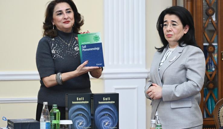 Filosof alim Könül Bünyadzadənin “Sufi fenomenologiya” kitabı Prezident Kitabxanasına təqdim olundu