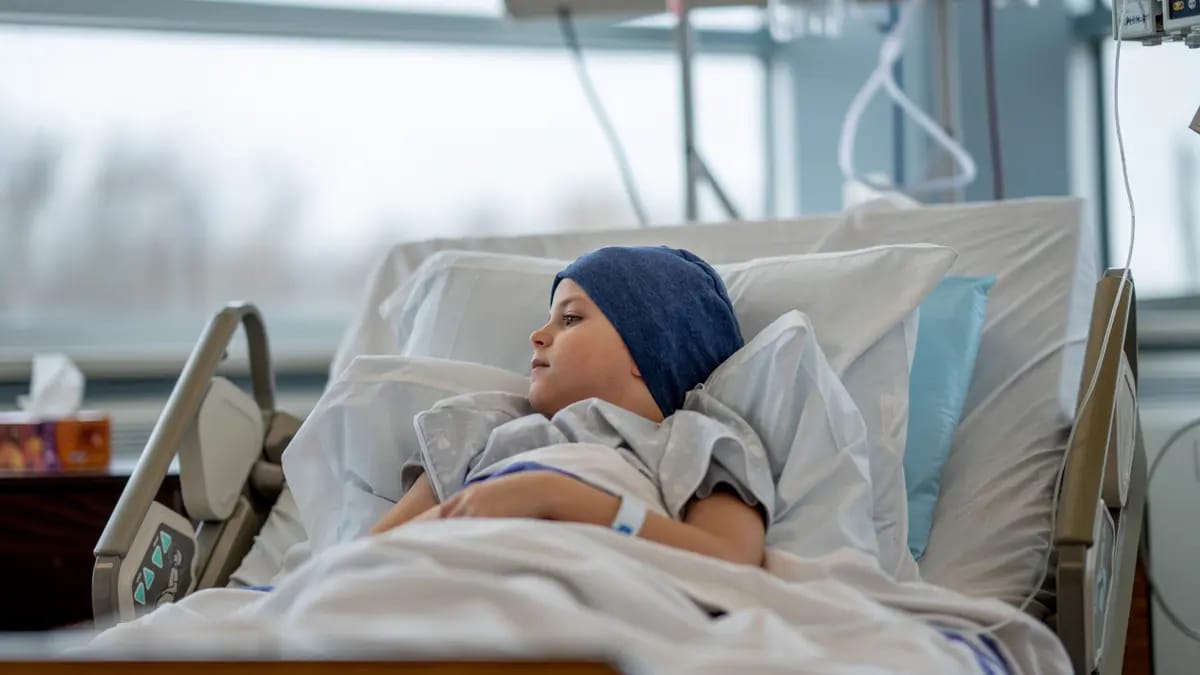 Bağışlarla dəbdəbəli həyat sürməyə çalışan ana həbs olunub