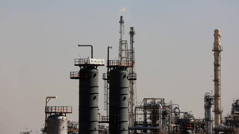 İran neft hasilatını məcburi şəkildə azaltmaq ərəfəsindədir