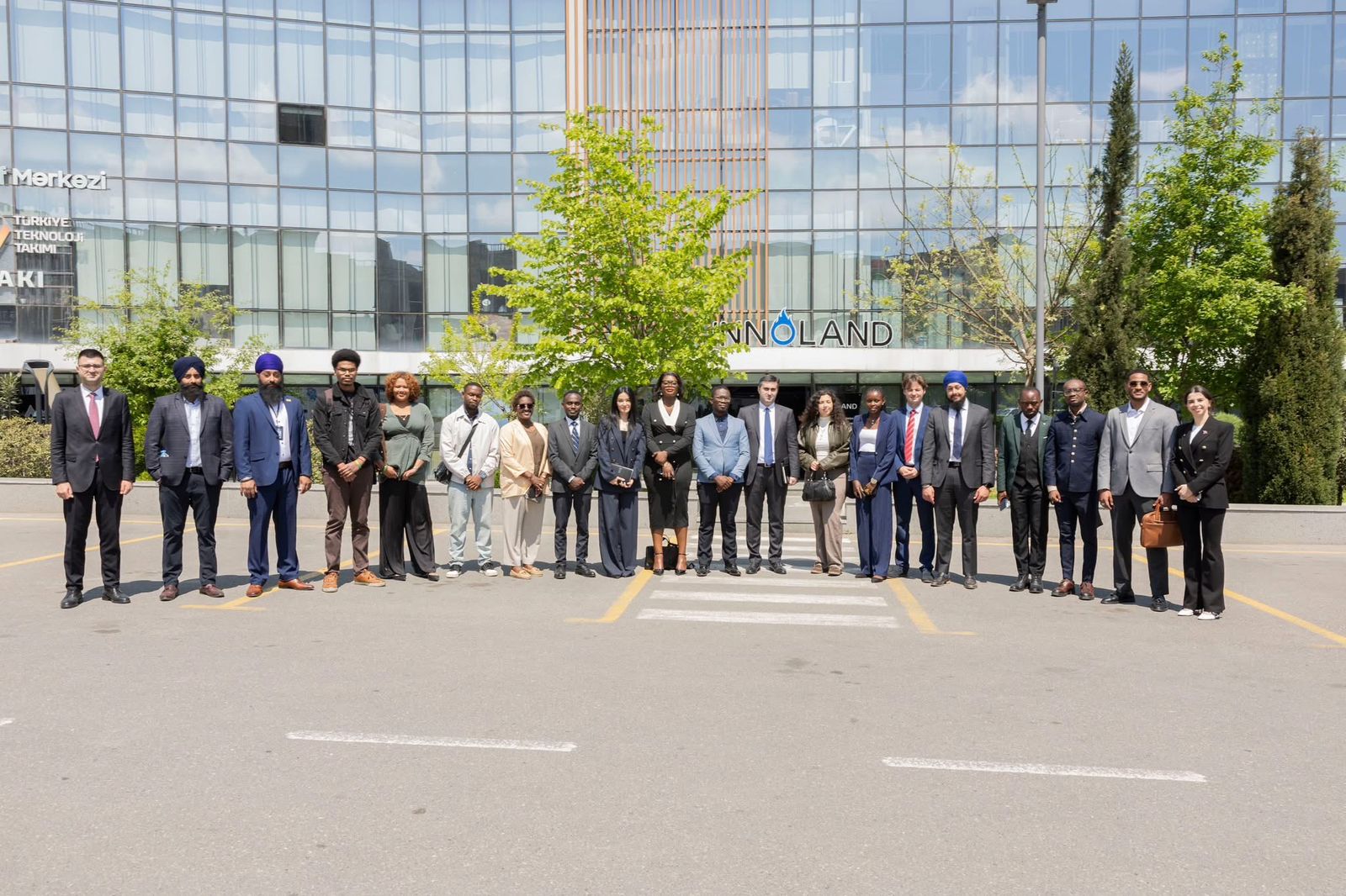 Beynəlxalq forumun iştirakçıları 