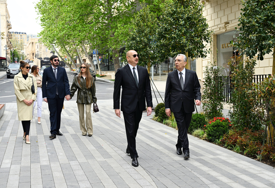 Prezident İlham Əliyev Bakının İslam Səfərli küçəsinin yenidənqurmadan sonra açılışında iştirak edib