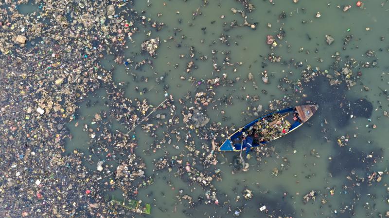 Plastik tullantılar təkcə dünyanı çirkləndirmir, həm də isidir
