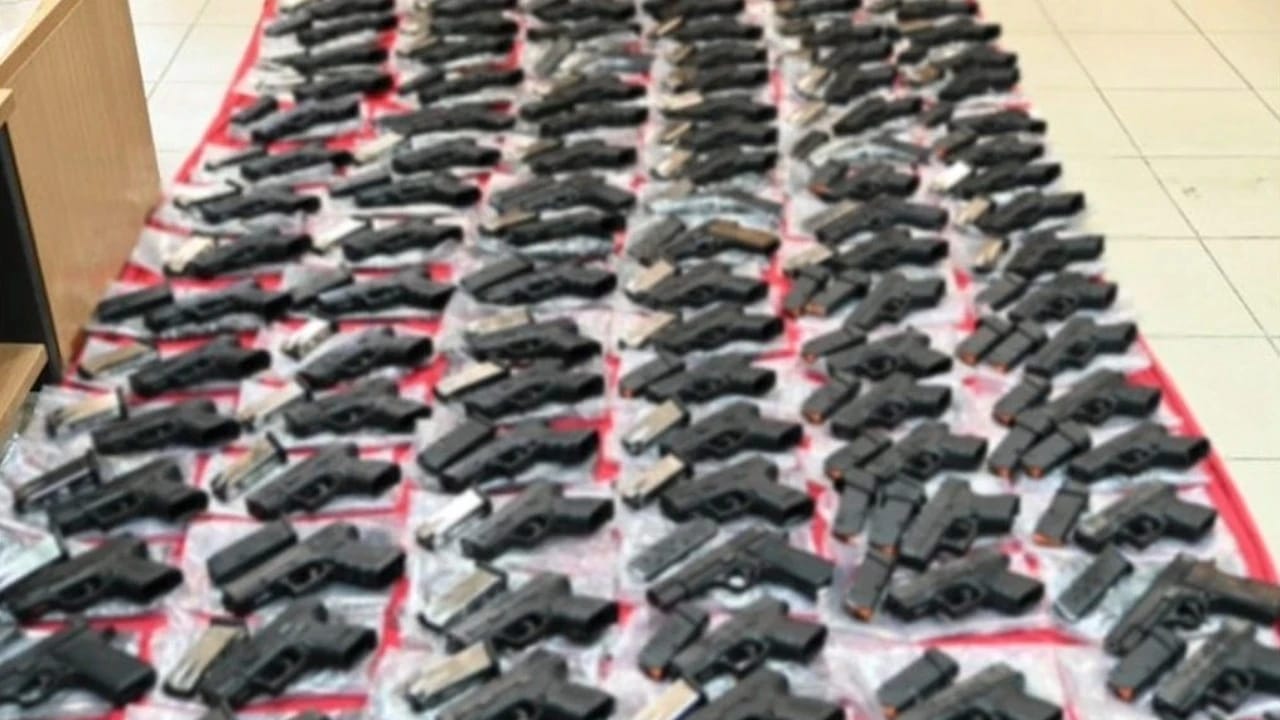 Yunanıstanda 147 tapança ələ keçirilib, 13 Türkiyə vətəndaşı saxlanılıb