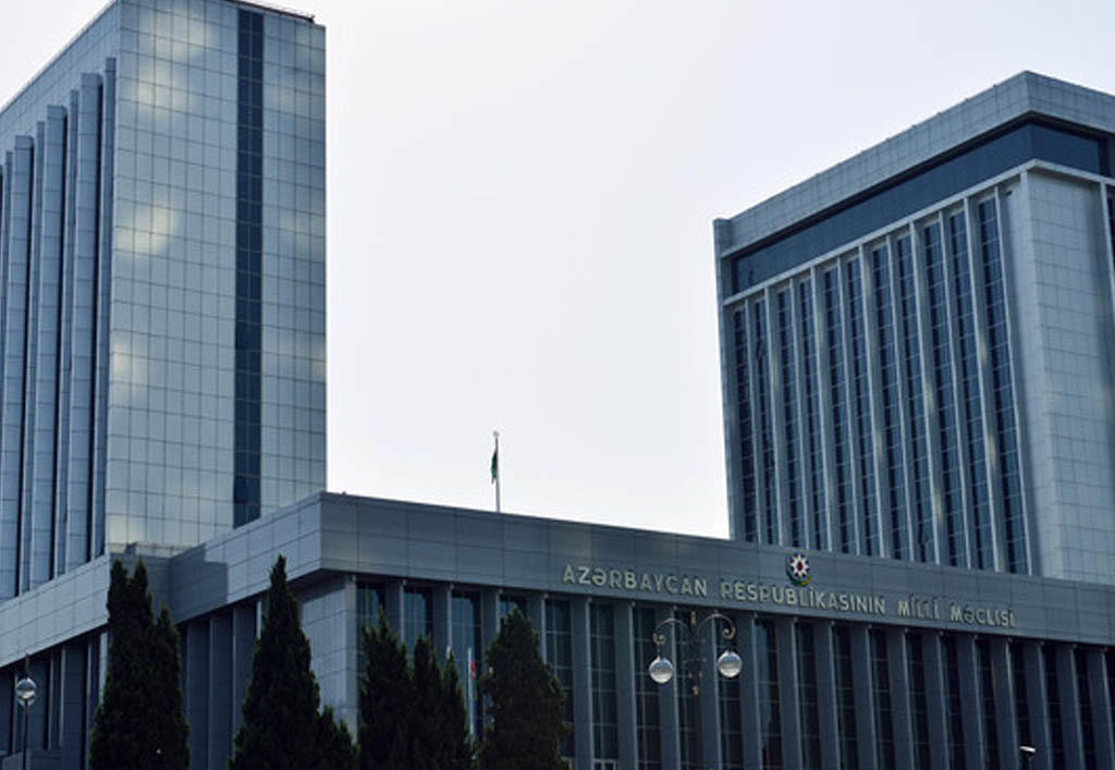 Milli Məclisin iclası başladı - 8 məsələ