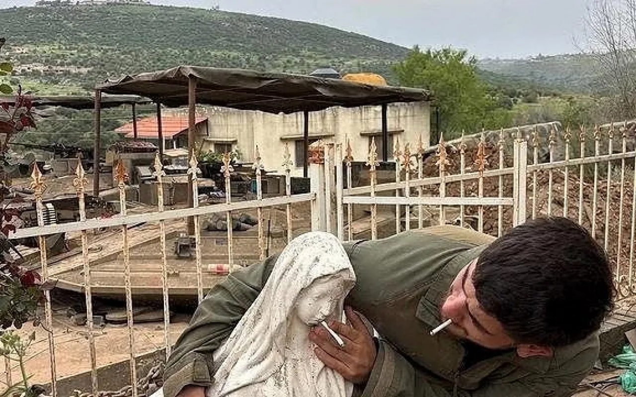 Bu şəkilə görə 2 hərbçi həbs EDİLDİ
