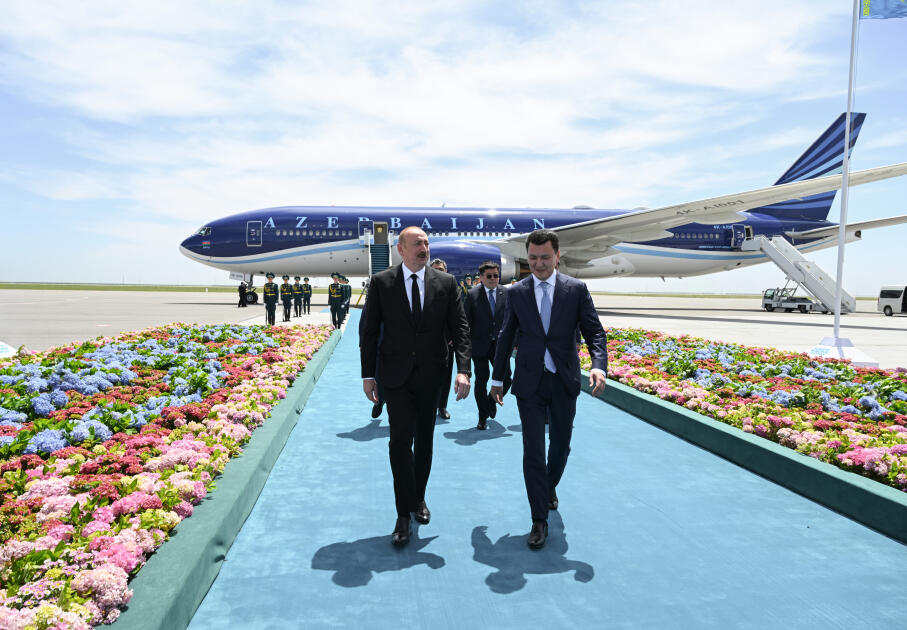 Prezident İlham Əliyev Qazaxıstana işgüzar səfərə gəlib - FOTO
