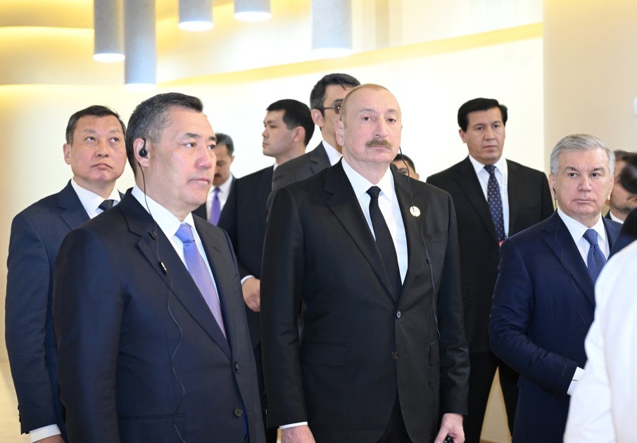 Prezident Türküstanda bir sıra mədəni məkanlarla tanış oldu - Fotolar