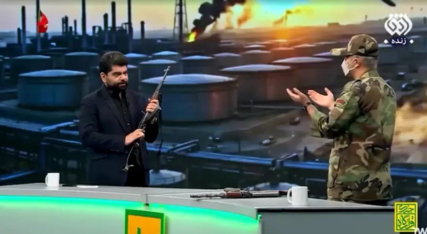 İran televiziyasının aparıcısı canlı yayımda Kalaşnikovdan atəş açıb