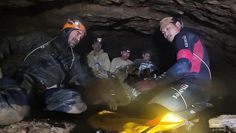 Laosda mağarada qalan mədənçilər özlərini xilas etdilər