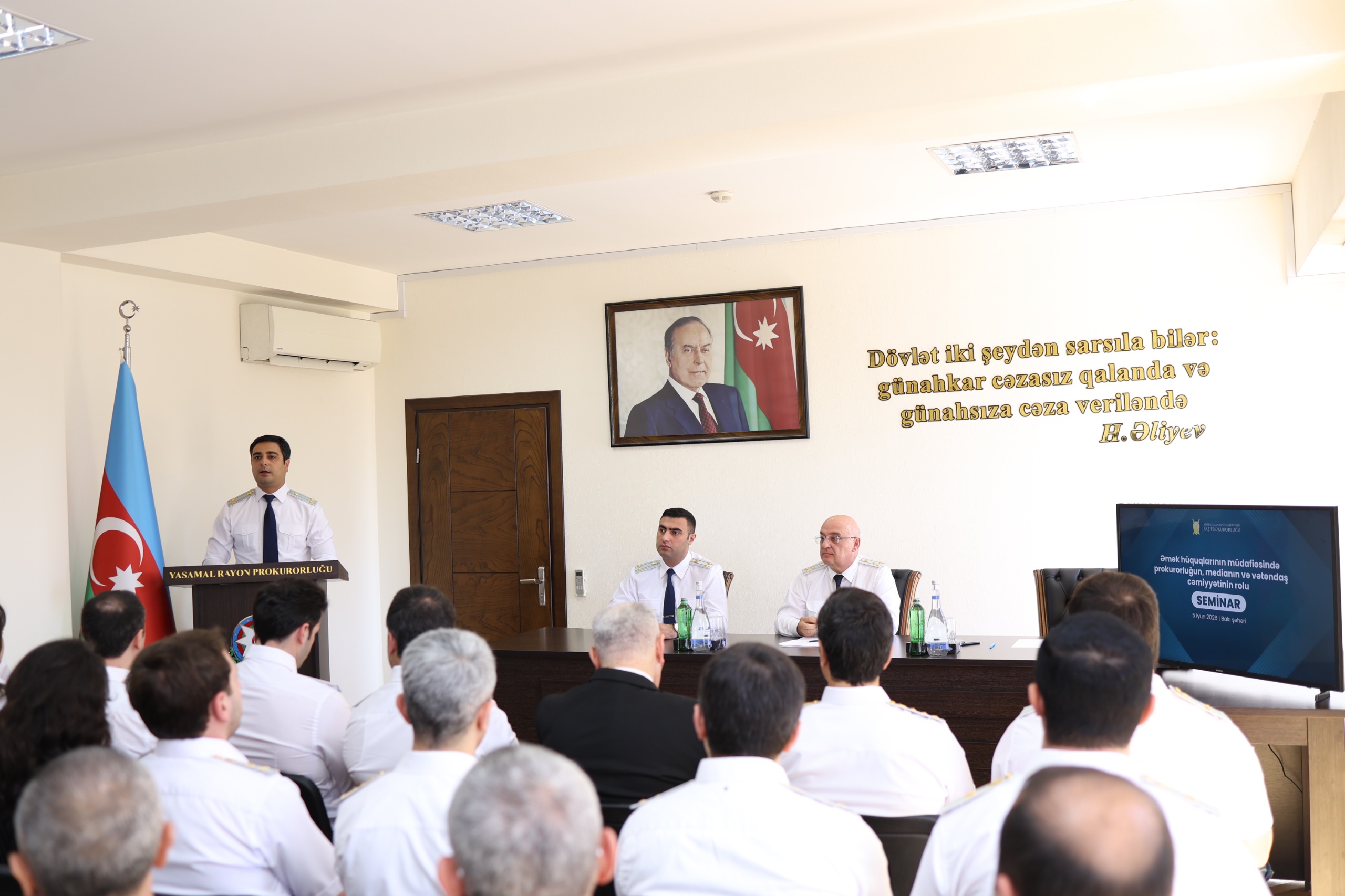 Yasamal rayon prokurorluğunda əmək hüquqlarının müdafiəsinə dair seminar təşkil edilib