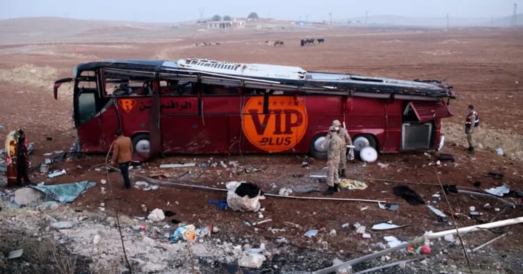 İraqda faciəli qəza: Sərnişin avtobusu aşdı