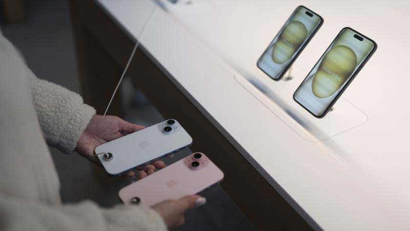 Apple yeni Siri süni intellektini təqdim etdi