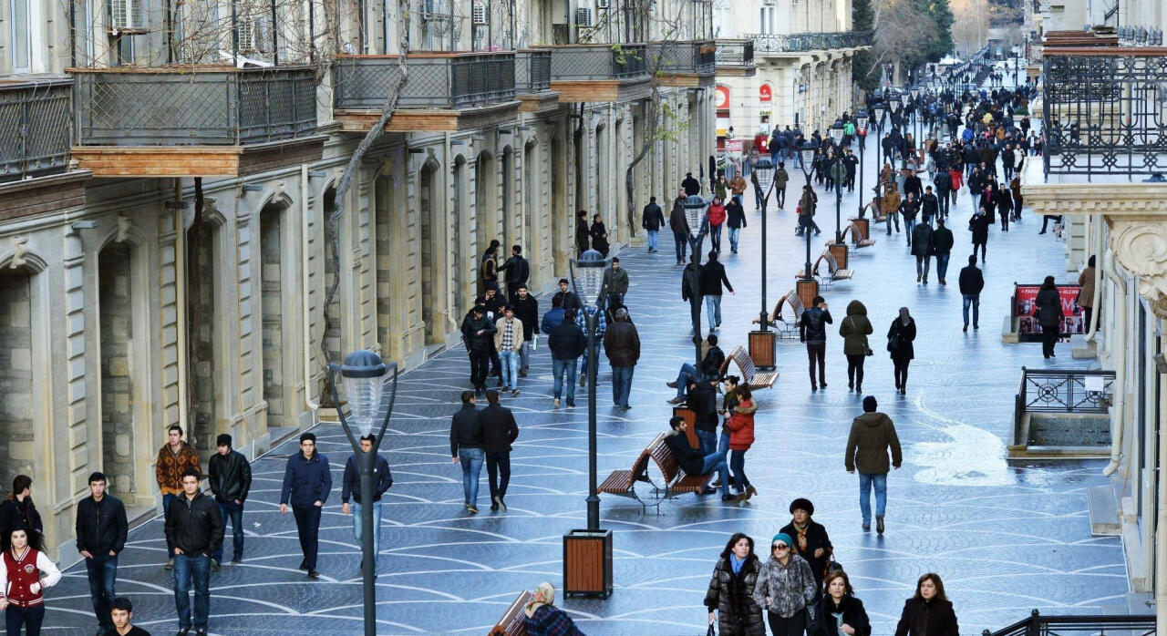 Bu il Bakıda iş saatları dəyişə bilər