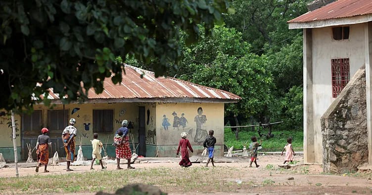 Nigeriyada məktəbə hücum etdilər! 3 ölü