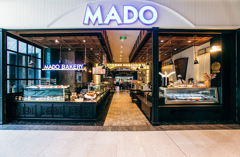 “Mado”nun Gənclik Mall filialında müştəriyə tarakanlı şorba verildi