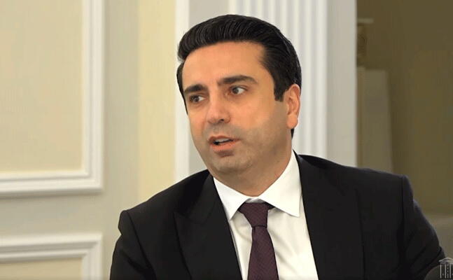 Alen Simonyan deputat mandatından imtina etdi